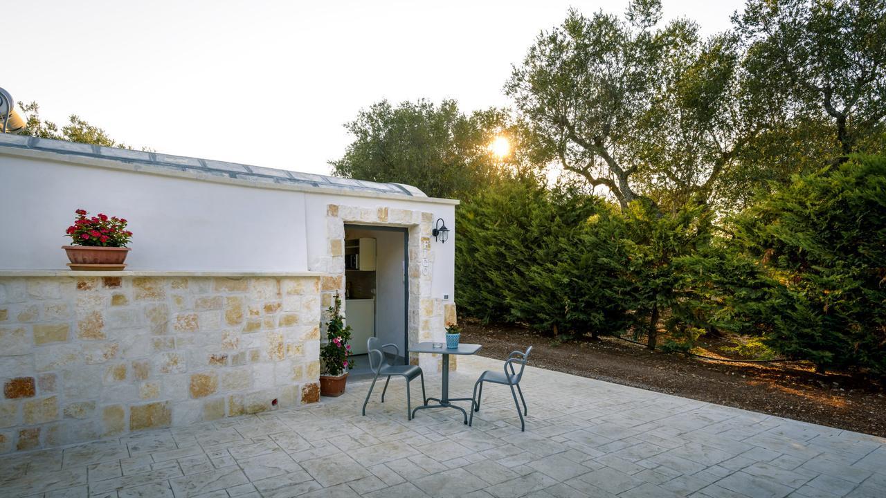 Maison d'hôtes Trullo Degli Augelli à San Michele Salentino Extérieur photo